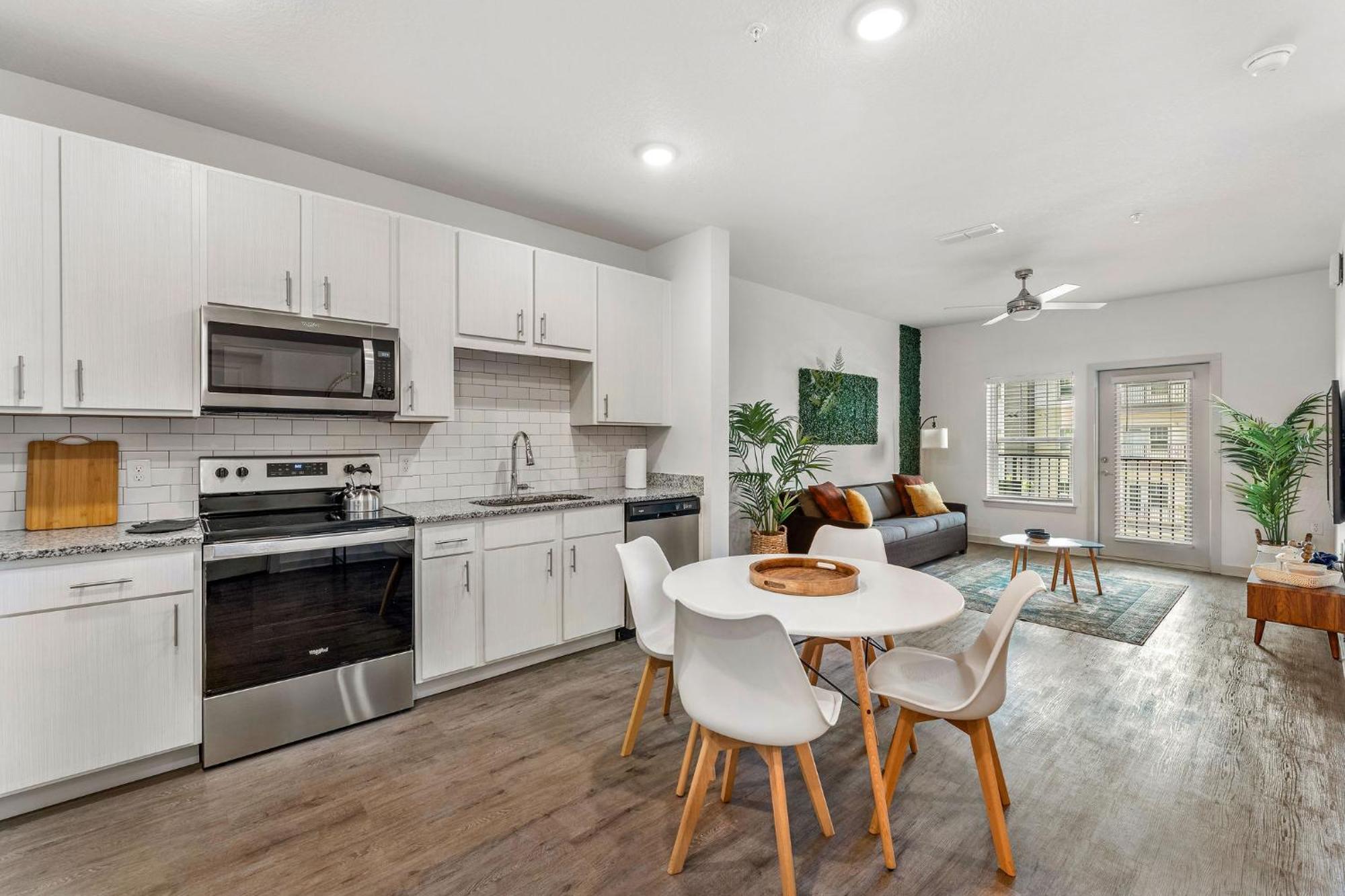 Complete Lush Green Apartment 10 Min To Parks Pets Allowed, Resort-Style Amenities 奥兰多 外观 照片